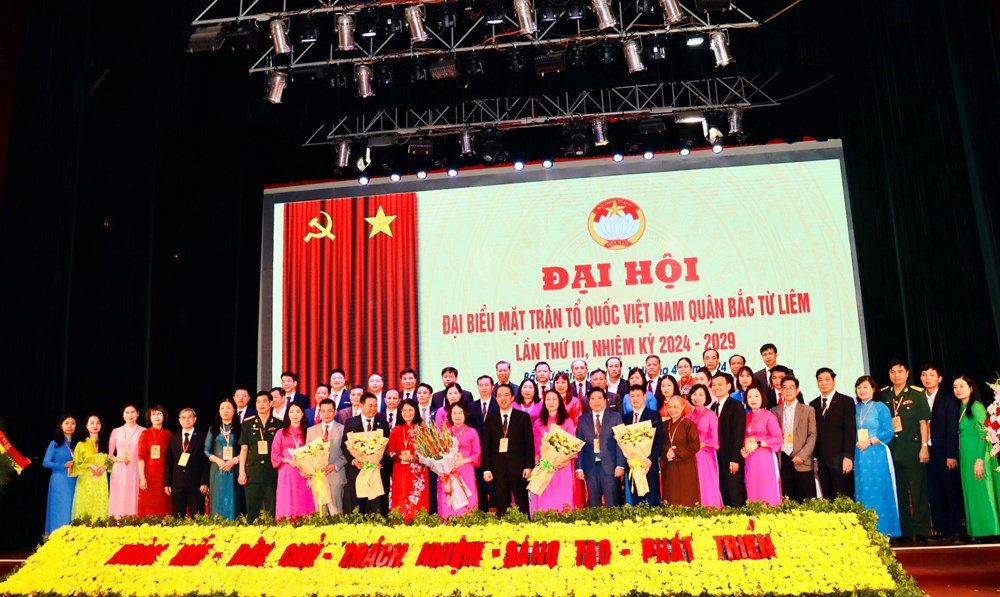 Bà Văn Thúy Hoa tái đắc cử Chủ tịch Ủy ban MTTQ Việt Nam quận Bắc Từ Liêm - ảnh 8