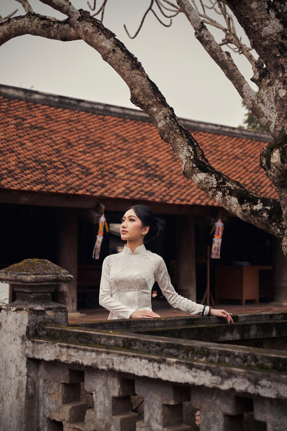 “Đại sứ Sinh viên du lịch năm 2024” đẹp nền nã trong bộ áo dài trắng tinh khôi ở chùa Keo - ảnh 7