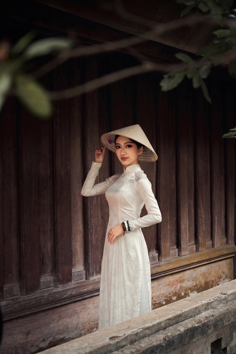 “Đại sứ Sinh viên du lịch năm 2024” đẹp nền nã trong bộ áo dài trắng tinh khôi ở chùa Keo - ảnh 3