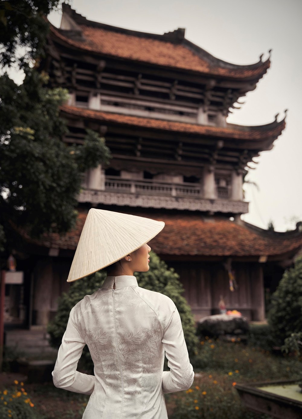 “Đại sứ Sinh viên du lịch năm 2024” đẹp nền nã trong bộ áo dài trắng tinh khôi ở chùa Keo - ảnh 11