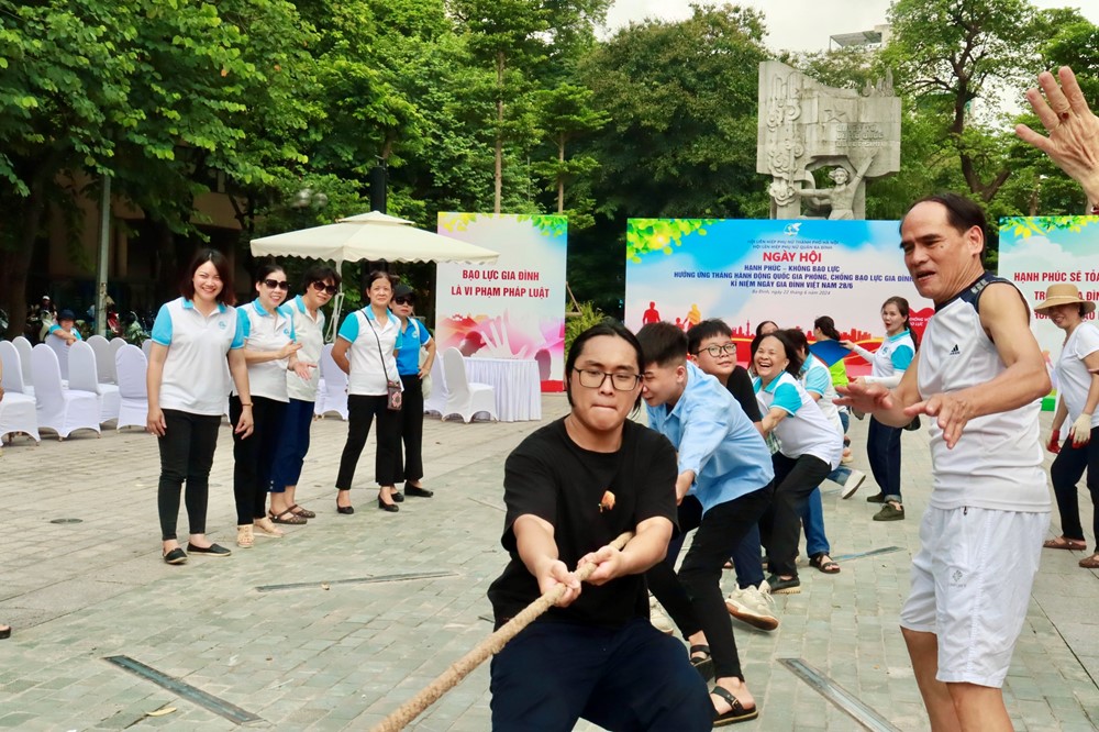 Ý nghĩa ngày hội “Gia đình hạnh phúc, không bạo lực” quận Ba Đình - ảnh 17