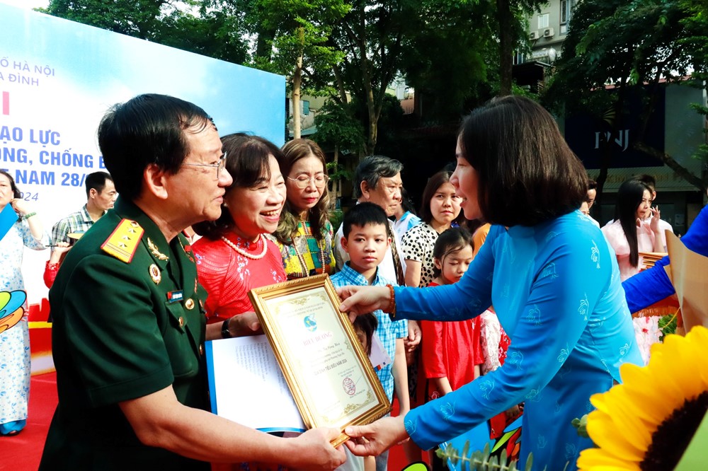 Ý nghĩa ngày hội “Gia đình hạnh phúc, không bạo lực” quận Ba Đình - ảnh 3