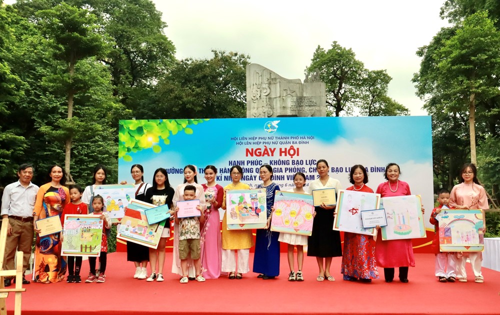 Ý nghĩa ngày hội “Gia đình hạnh phúc, không bạo lực” quận Ba Đình - ảnh 18
