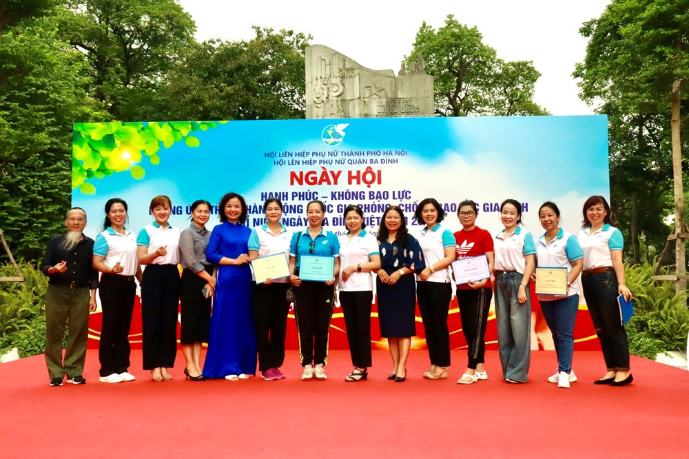 Ý nghĩa ngày hội “Gia đình hạnh phúc, không bạo lực” quận Ba Đình - ảnh 19