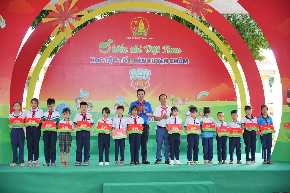 Hơn 1.000 thiếu nhi tham gia ngày hội “Thiếu nhi Việt Nam - Học tập tốt, rèn luyện chăm” - ảnh 3