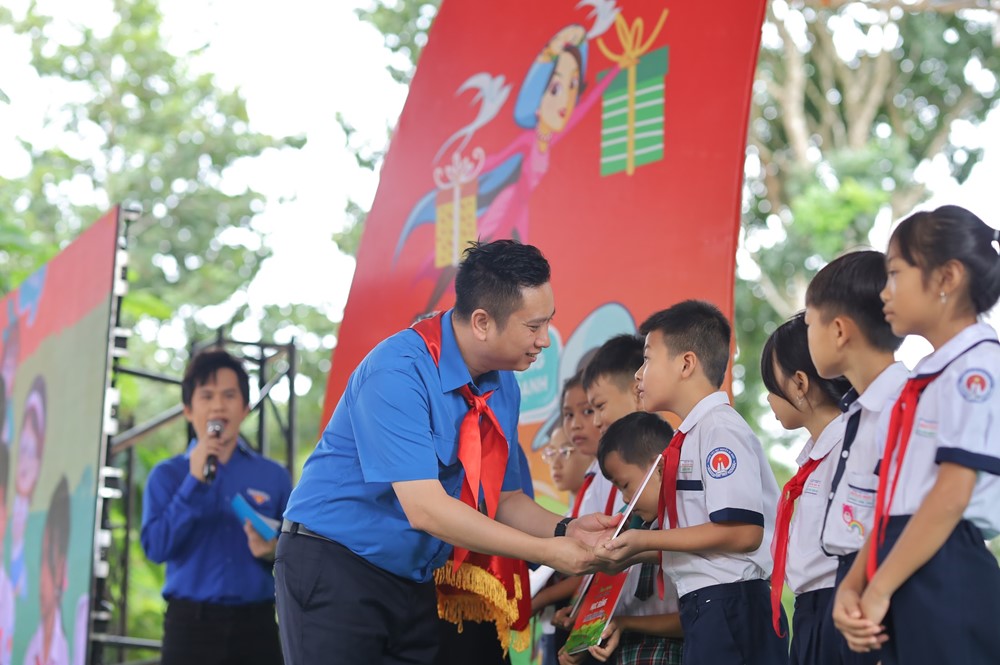 Hơn 1.000 thiếu nhi tham gia ngày hội “Thiếu nhi Việt Nam - Học tập tốt, rèn luyện chăm” - ảnh 2