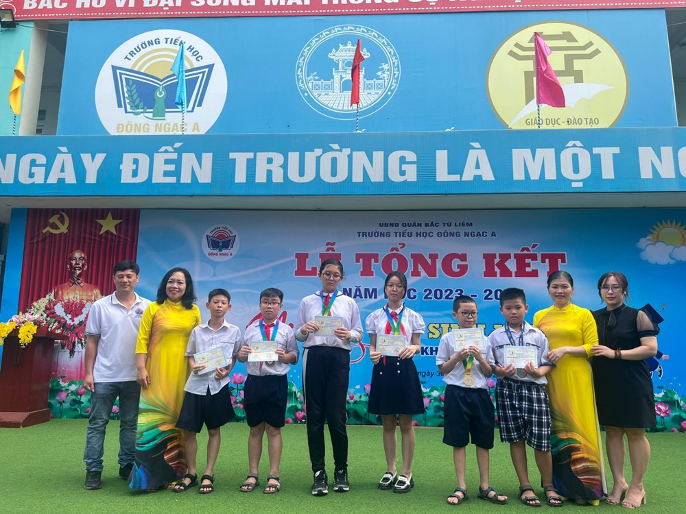 Học sinh trường Tiểu học Đông Ngạc A đạt hơn 600 giải thưởng các cấp - ảnh 2