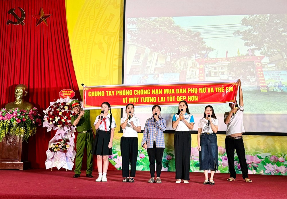 Giao lưu câu lạc bộ phòng, chống mua bán người - ảnh 4