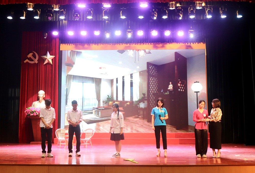 Sân khấu hoá truyền thông pháp luật về phòng ngừa, ứng phó với bạo lực, xâm hại phụ nữ và trẻ em - ảnh 16