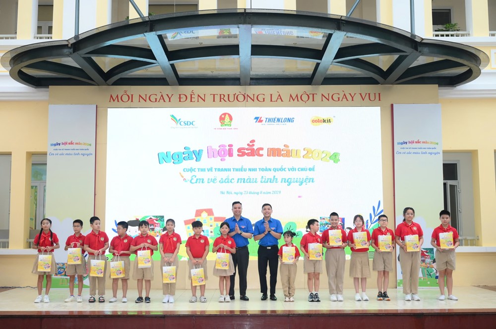 500 học sinh Hà Nội tham gia trải nghiệm “Ngày hội sắc màu“ - ảnh 3