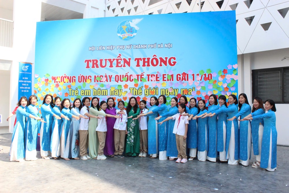 Hội LHPN TP Hà Nội truyền thông ngày quốc tế trẻ em gái 11/10 - ảnh 10