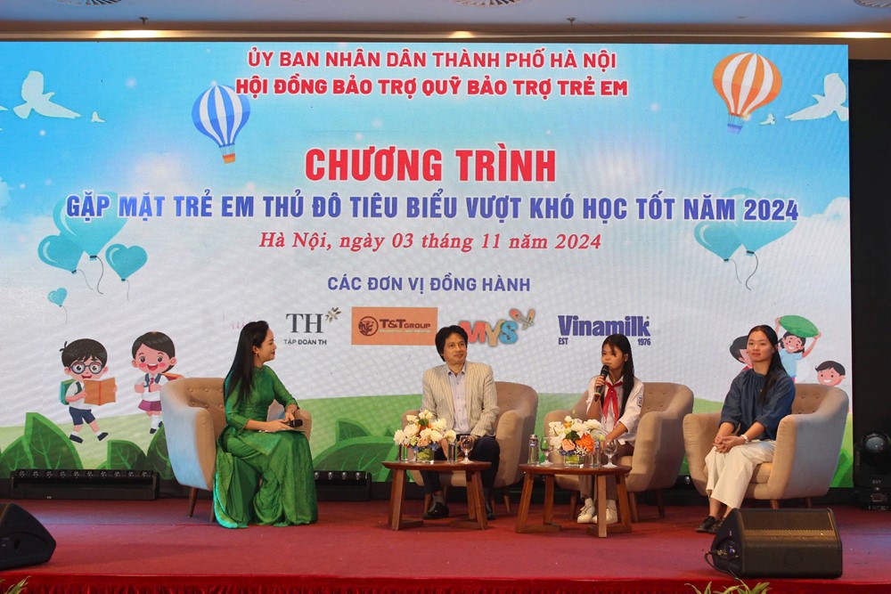 Hà Nội: Trao 200 suất học bổng tặng trẻ em Thủ đô tiêu biểu vượt khó học tốt - ảnh 3