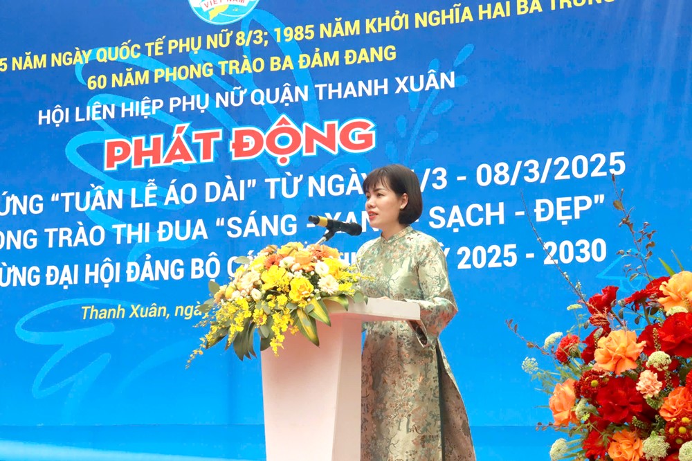 Phụ nữ quận Thanh Xuân hưởng ứng phong trào thi đua sáng - xanh - sạch - đẹp - ảnh 2