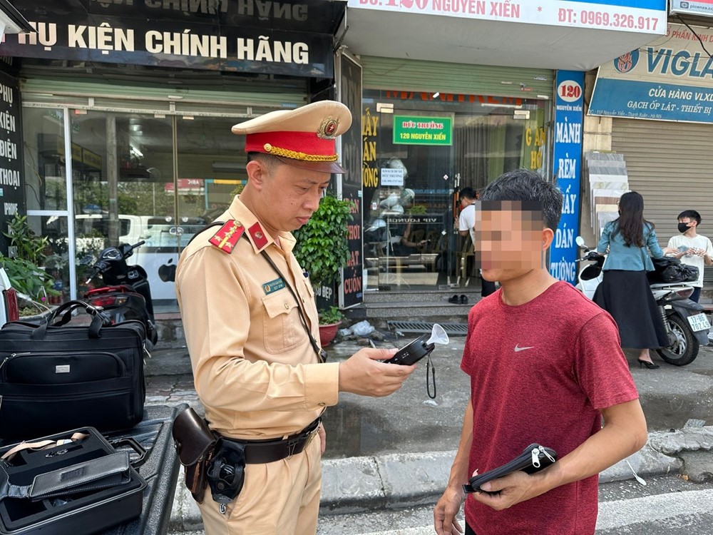 255 trường hợp vi phạm Luật Giao thông đường bộ bị xử phạt trong ngày 2/5 - ảnh 1