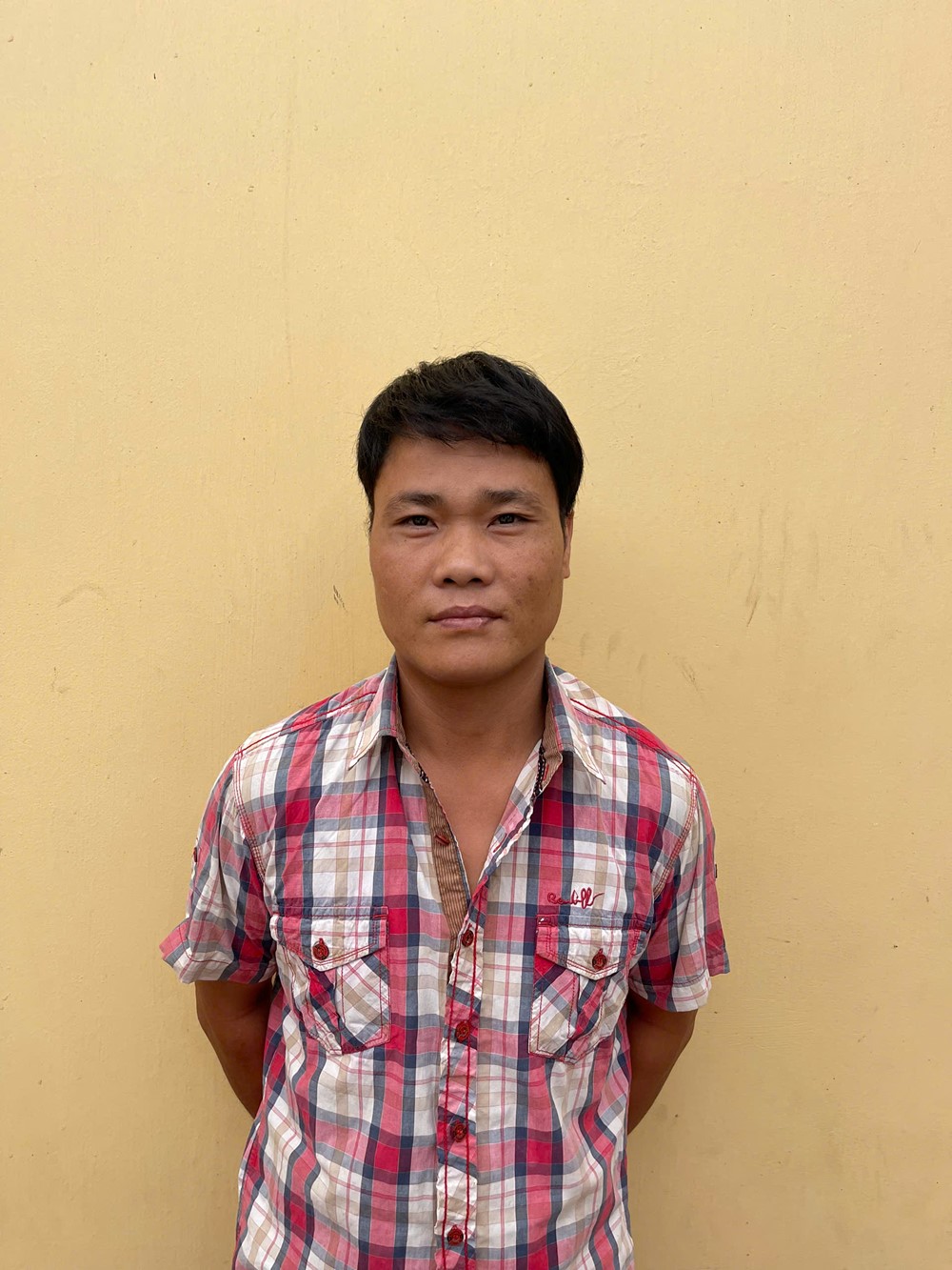 Khởi tố thanh niên say rượu, xô đẩy cán bộ làm nhiệm vụ bảo vệ Đoàn cấp cao - ảnh 1