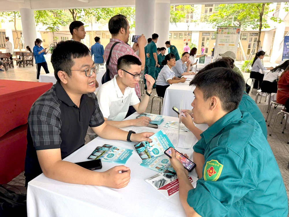 Gần 1.700 chỉ tiêu tuyển dụng tại phiên giao dịch việc làm quận Ba Đình - ảnh 3