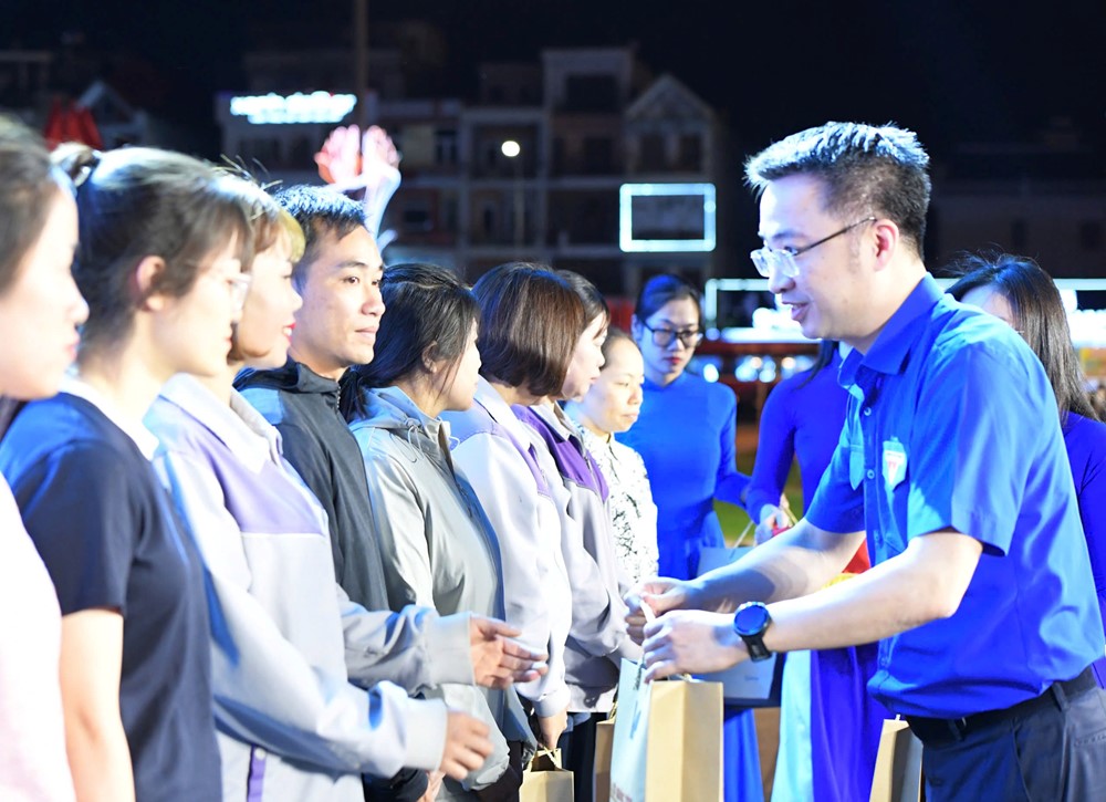 “Lan tỏa năng lượng tích cực” tới thanh niên công nhân - ảnh 3