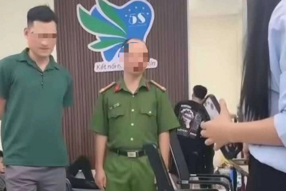 Công an Hà Nội đình chỉ 2 cán bộ có dấu hiệu sai phạm - ảnh 2