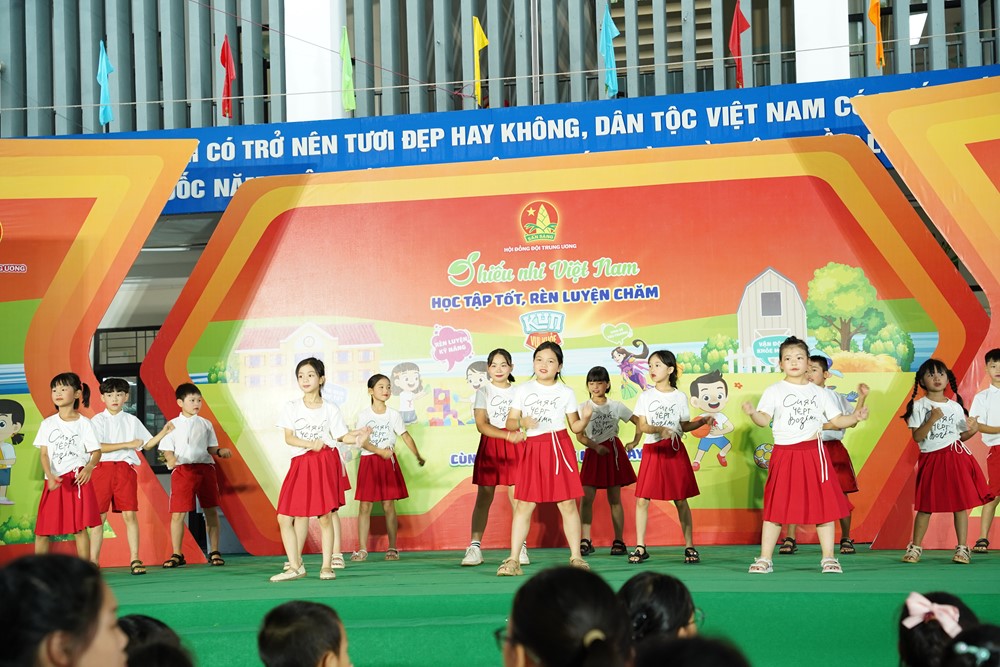 Hơn 1.300 thiếu nhi tham gia ngày hội “Thiếu nhi Việt Nam - Học tập tốt, rèn luyện chăm” - ảnh 1