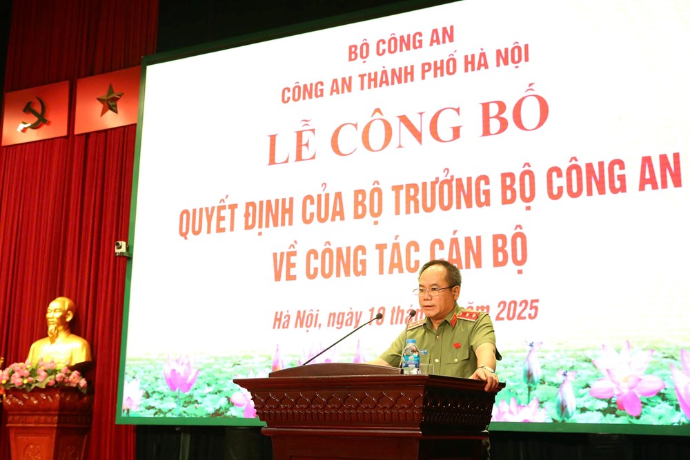 Đại tá Nguyễn Đức Long được bổ nhiệm chức vụ Phó Giám đốc Công an Hà Nội - ảnh 2