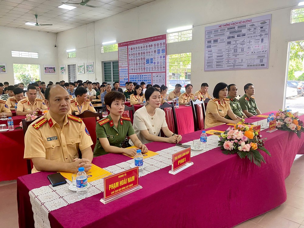 Công an Hà Nội khai mạc kỳ sát hạch cấp Giấy phép lái xe ô tô - ảnh 2