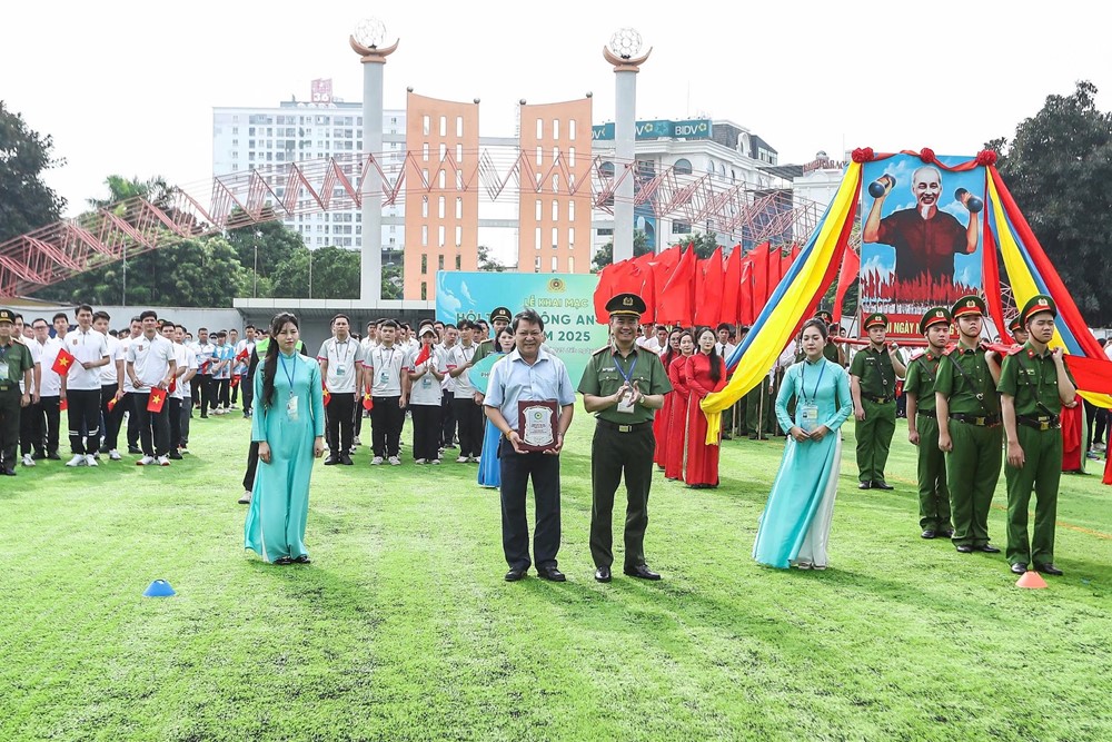 Gần 1.000 vận động viên tham gia Hội thao Công an thủ đô năm 2025 - ảnh 9