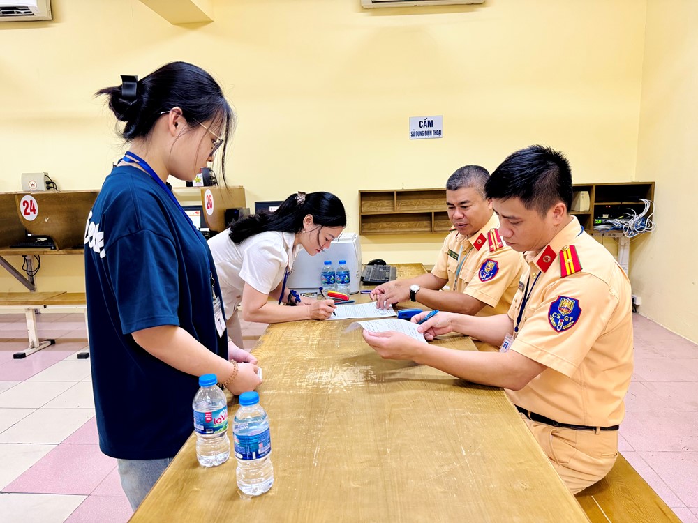 Hà Nội triển khai nghiêm túc kỳ sát hạch lái xe mô tô - ảnh 5