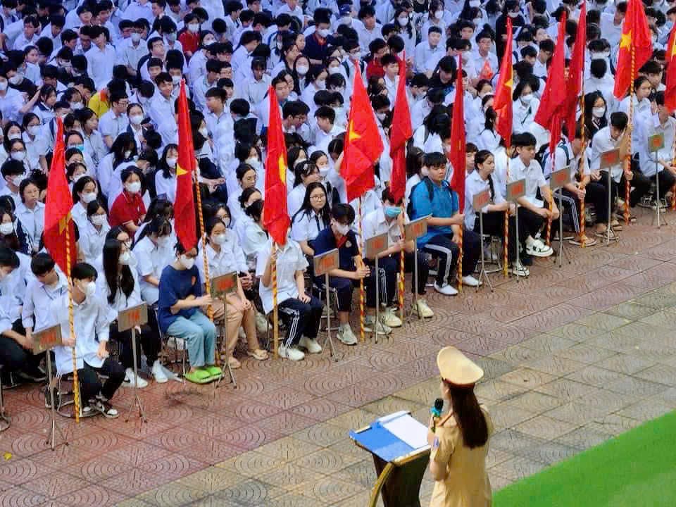 Kiên quyết giữ vững trật tự an toàn giao thông từ cơ sở - ảnh 3