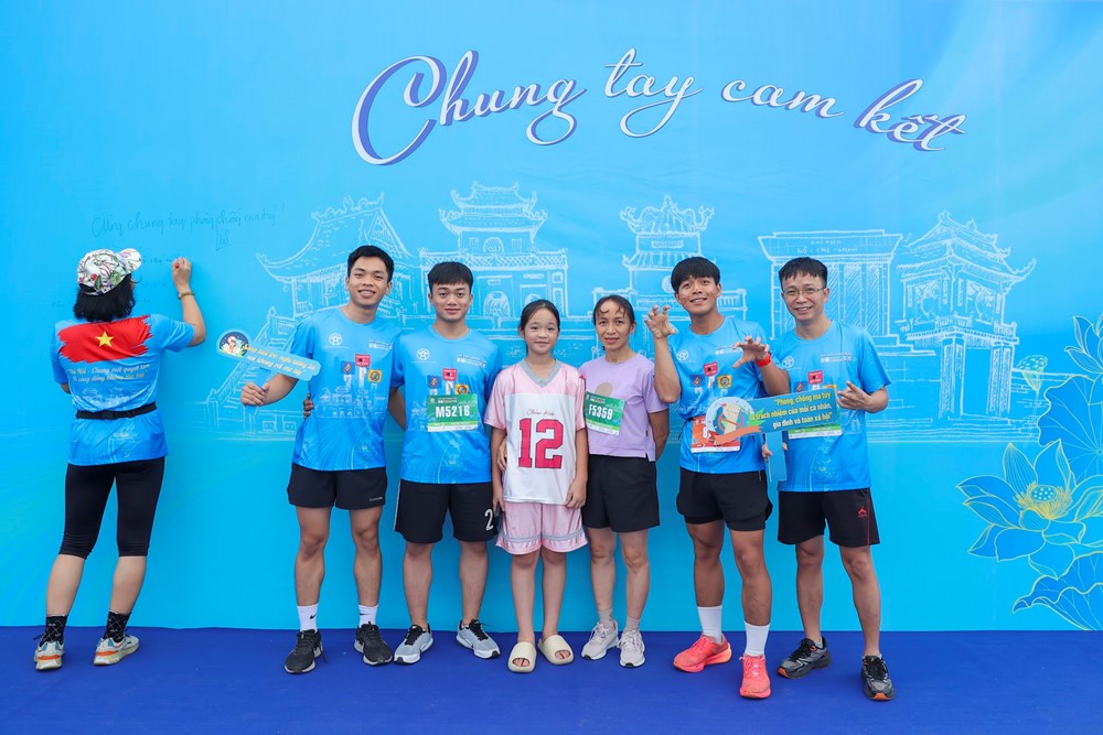 Hà Nội tổ chức Giải chạy phong trào “Chung một quyết tâm - Vì cộng đồng không ma túy” - ảnh 13