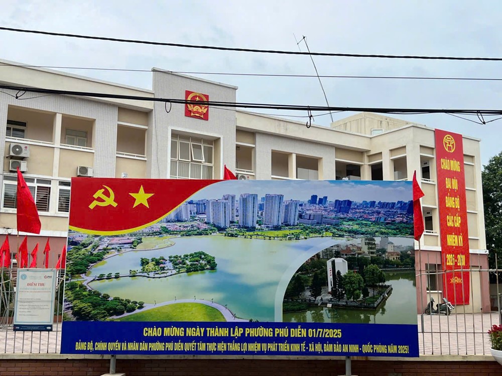 Phụ nữ phường Phú Diễn (mới) tổng vệ sinh môi trường, thiết thực chào mừng chính quyền địa phương 2 cấp - ảnh 13