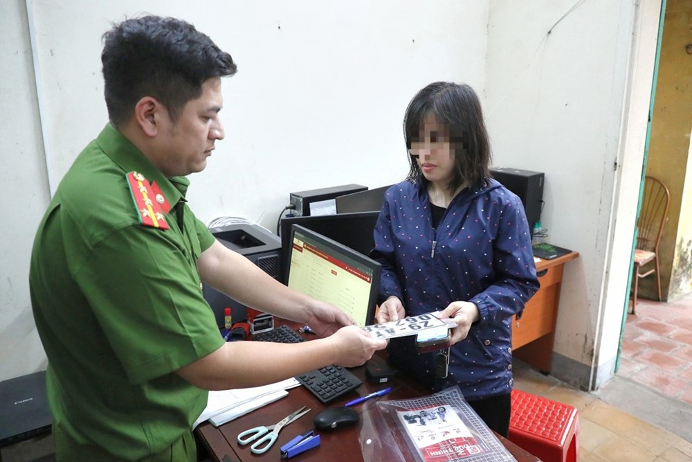 Danh sách cụ thể 126 điểm đăng ký xe Công an cấp xã tại Hà Nội từ 1/7/2025 - ảnh 1