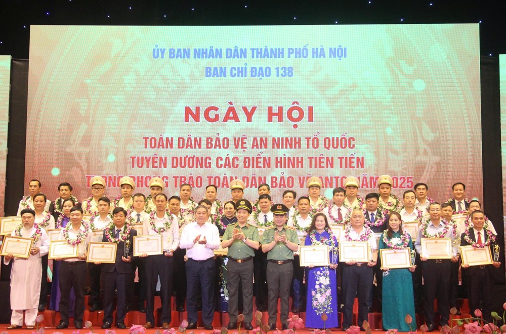 Hà Nội: Tôn vinh 39 tập thể, cá nhân trong 'Ngày hội toàn dân bảo vệ an ninh Tổ quốc' - ảnh 5
