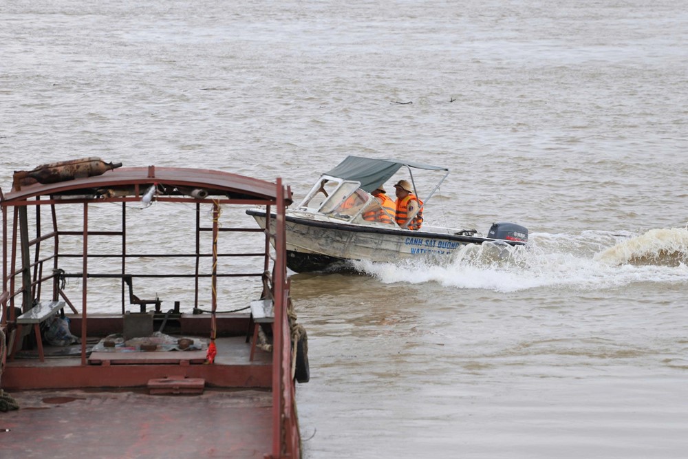 Hà Nội: Triển khai các giải pháp đảm bảo an toàn giao thông đường thuỷ trong mùa mưa lũ - ảnh 3