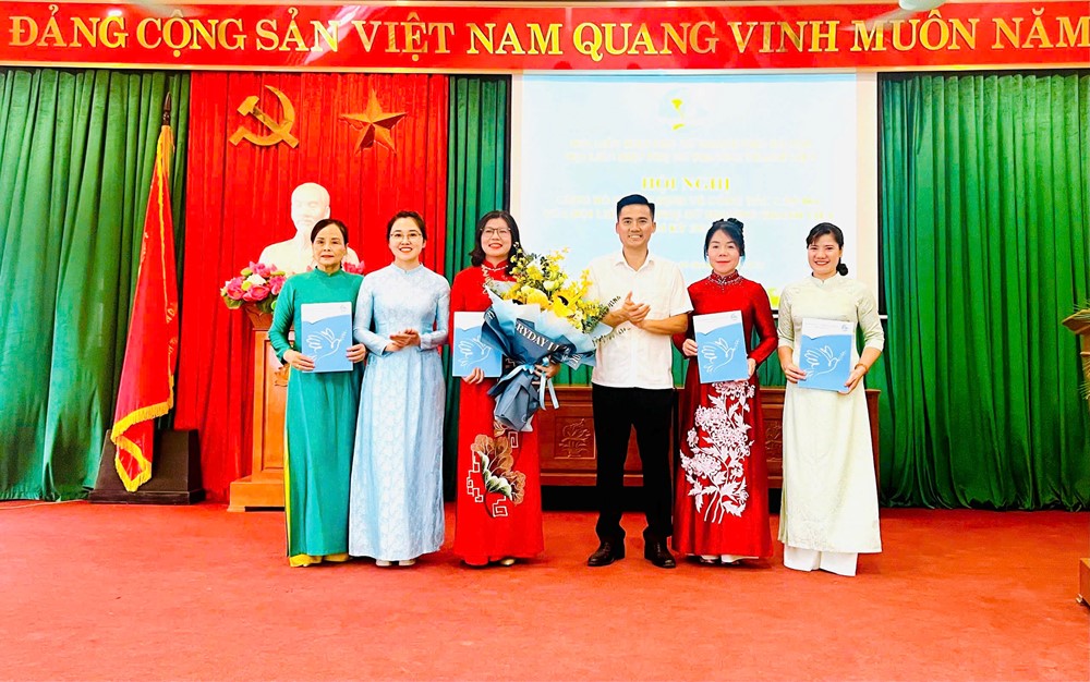 Hội LHPN phường Thanh Liệt công bố Quyết định về công tác cán bộ - ảnh 1