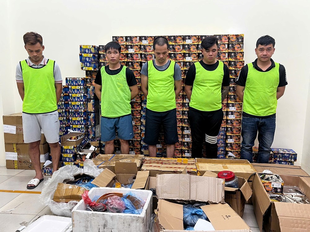 Hà Nội: Triệt phá đường dây sản xuất, tiêu thụ gần 1 tấn pháo nổ liên tỉnh - ảnh 1