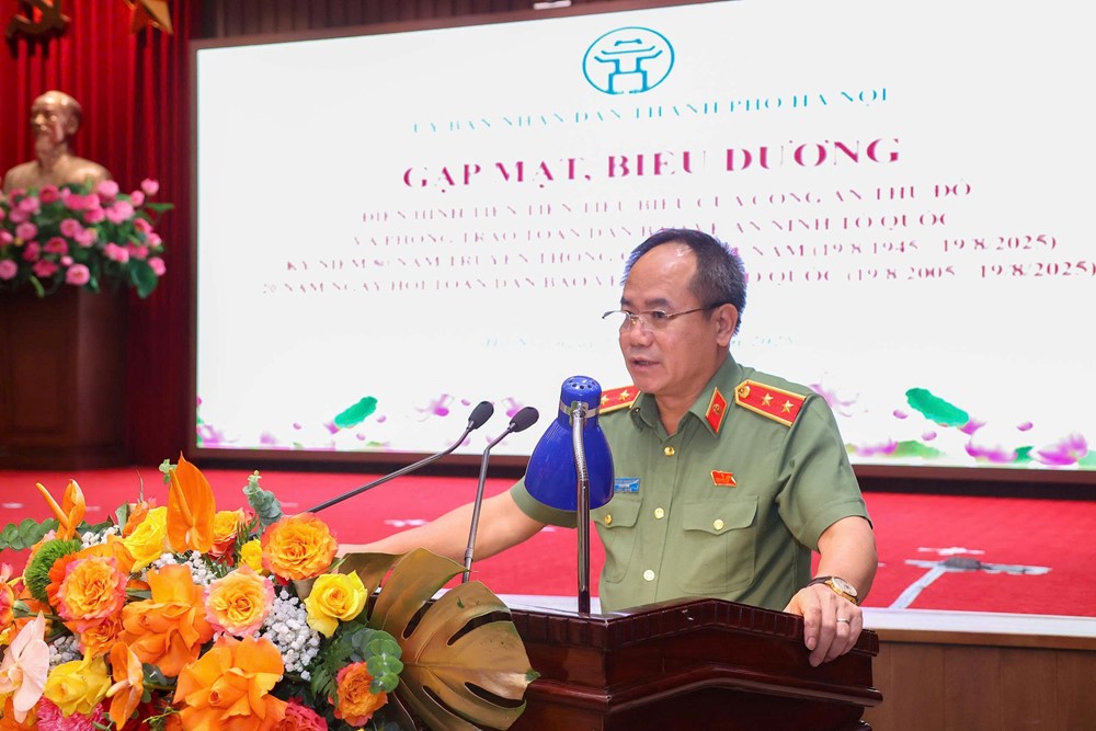Hà Nội gặp mặt, biểu dương điển hình tiên tiến tiêu biểu của Công an Thủ đô - ảnh 3