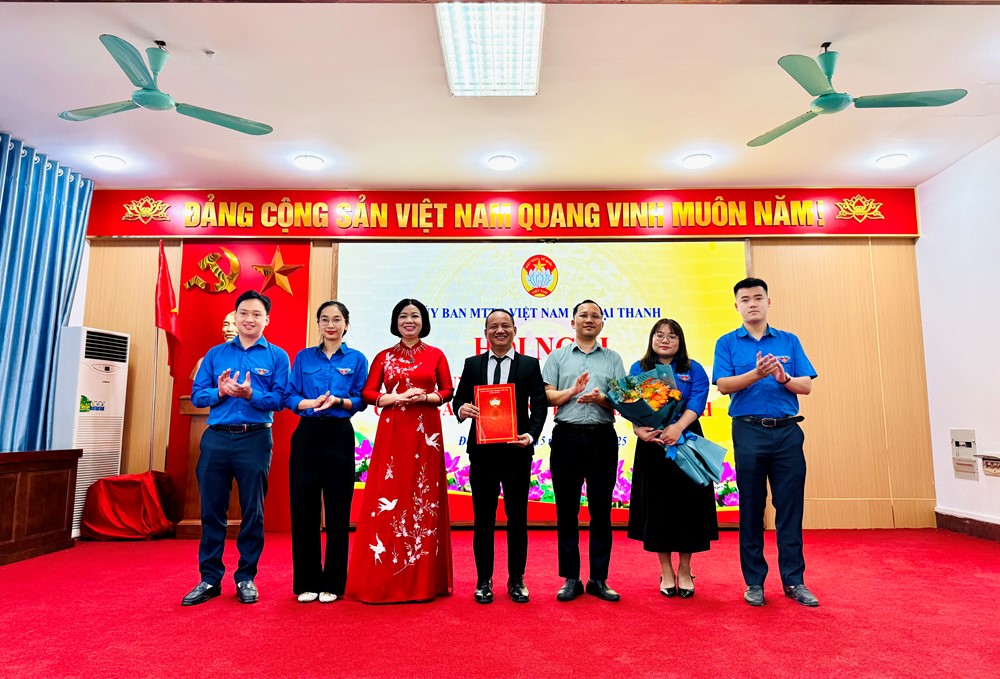 Xã Đại Thanh công bố Quyết định về công tác cán bộ các ngành đoàn thể - ảnh 4