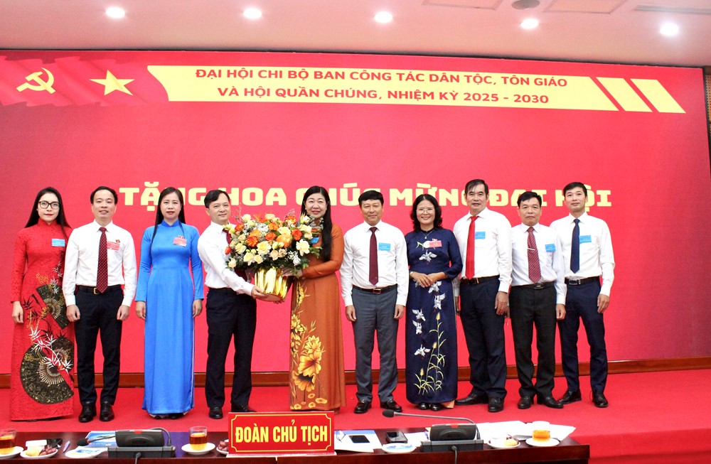  Quyết tâm triển khai có hiệu quả các cuộc vận động, phong trào thi đua yêu nước - ảnh 2