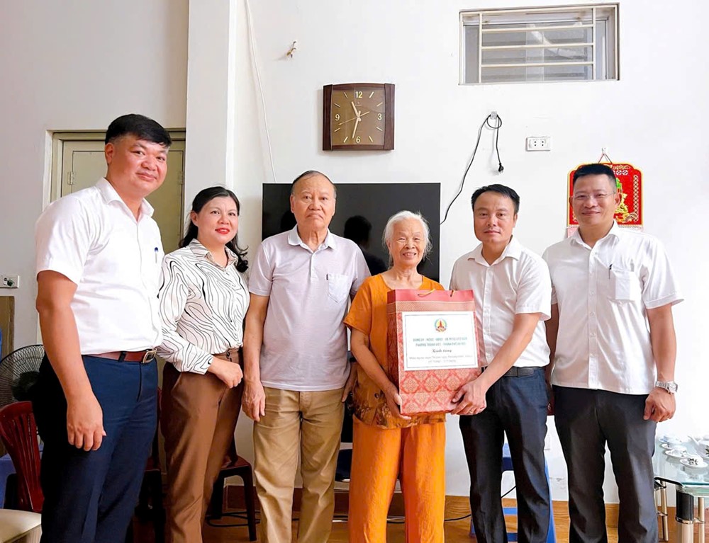 Phường Thanh Liệt (Hà Nội) tổ chức tri ân các anh hùng liệt sĩ - ảnh 5