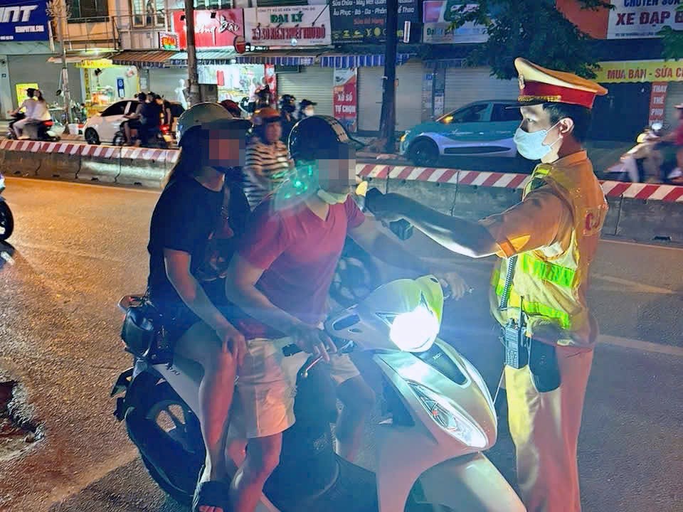 Hà Nội: Linh hoạt trong kiểm soát nồng độ cồn, nhiều trường hợp vi phạm - ảnh 2