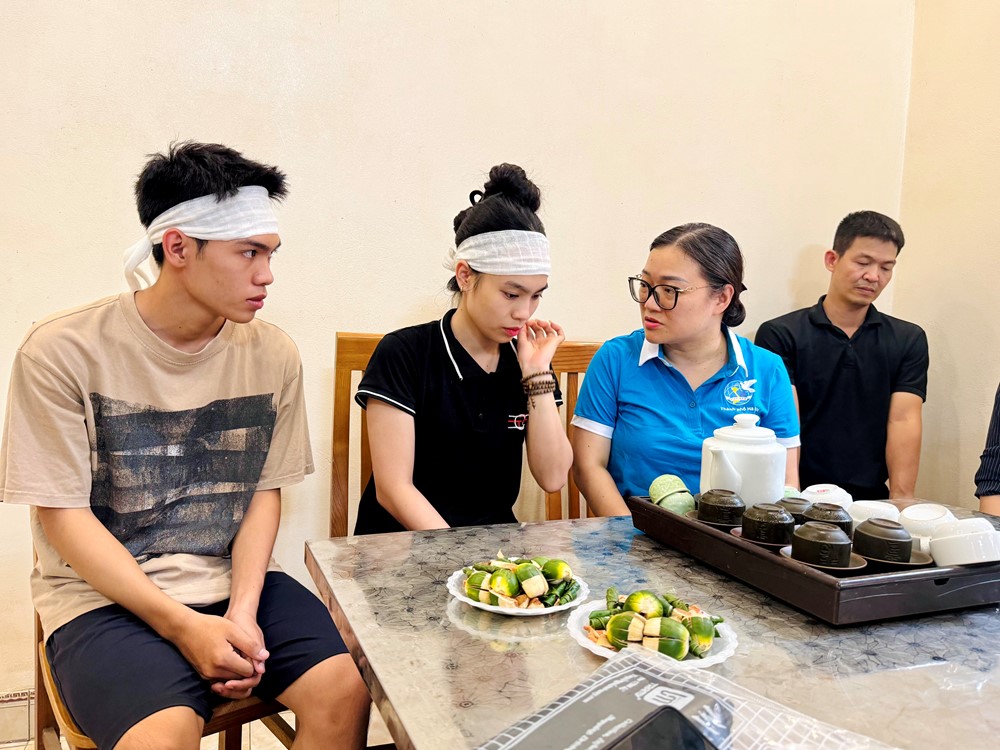Hội LHPN Hà Nội thăm hỏi, hỗ trợ gia đình hội viên phụ nữ là nạn nhân vụ chìm tàu tại Quảng Ninh - ảnh 2