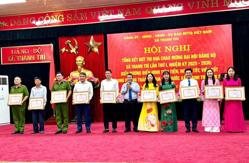 Xã Thanh Trì khen thưởng các tập thể, cá nhân có thành tích xuất sắc trong phong trào thi đua yêu nước - ảnh 3
