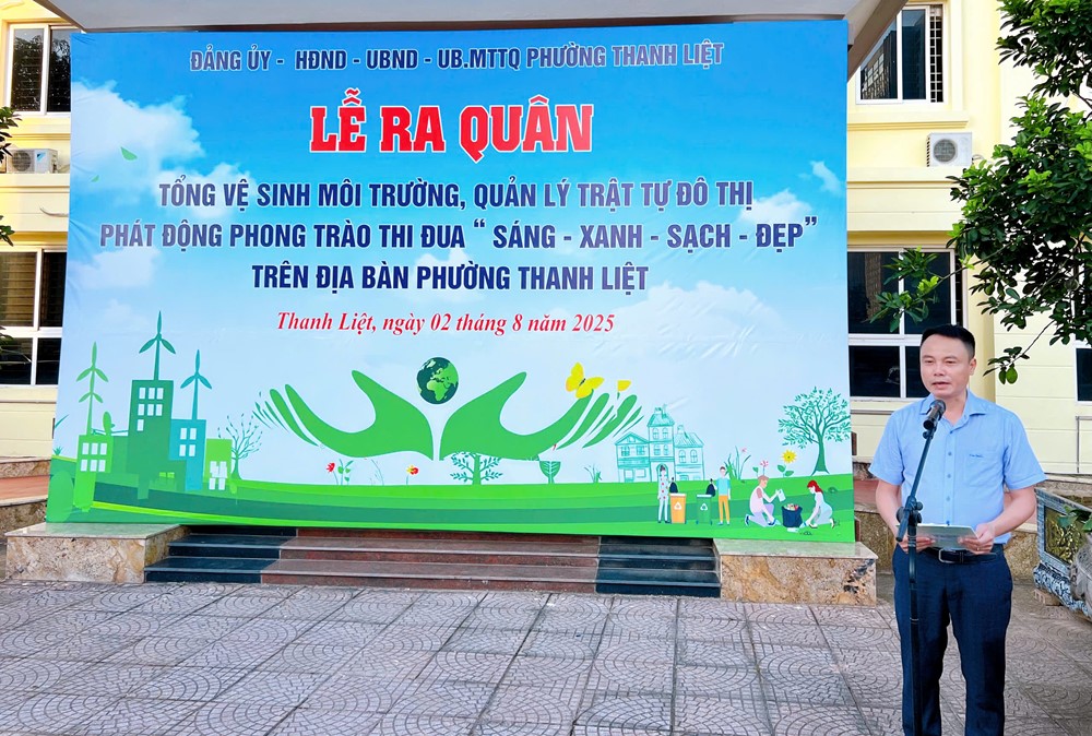 Hơn 200 cán bộ và nhân dân phường Thanh Liệt ra quân vệ sinh môi trường - ảnh 2