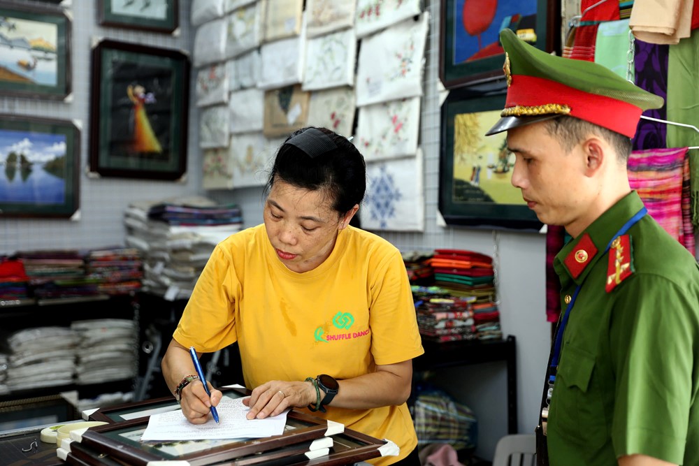 Hà Nội: Tăng cường xử lý vi phạm giao thông, trật tự đô thị ở khu vực nội đô - ảnh 5