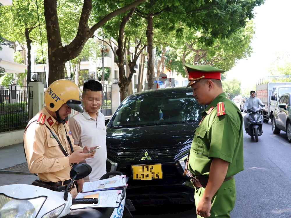 Hà Nội: Tăng cường xử lý vi phạm giao thông, trật tự đô thị ở khu vực nội đô - ảnh 2