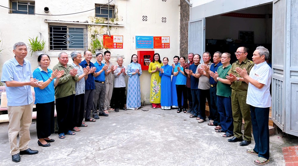 Phường Thanh Liệt gắn biển công trình “Chi hội Phụ nữ xung kích phòng cháy, chữa cháy” - ảnh 2