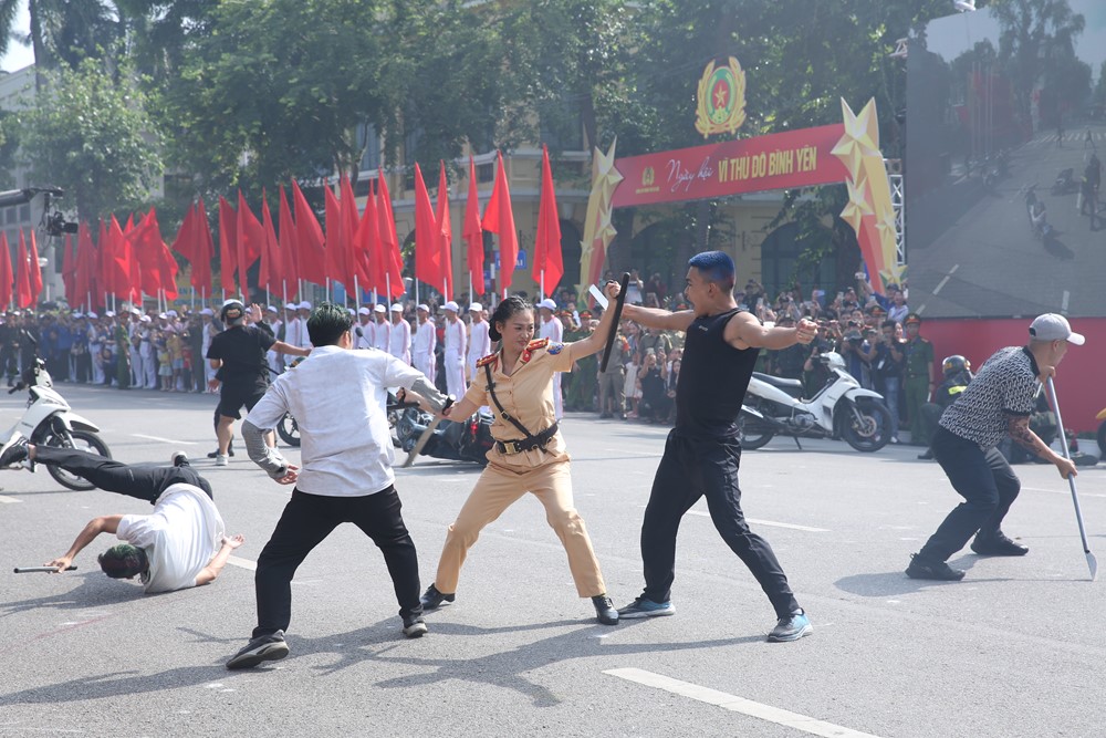 Lực lượng CSGT Thủ đô góp phần bảo đảm thành công “Ngày hội Vì Thủ đô bình yên”  - ảnh 10