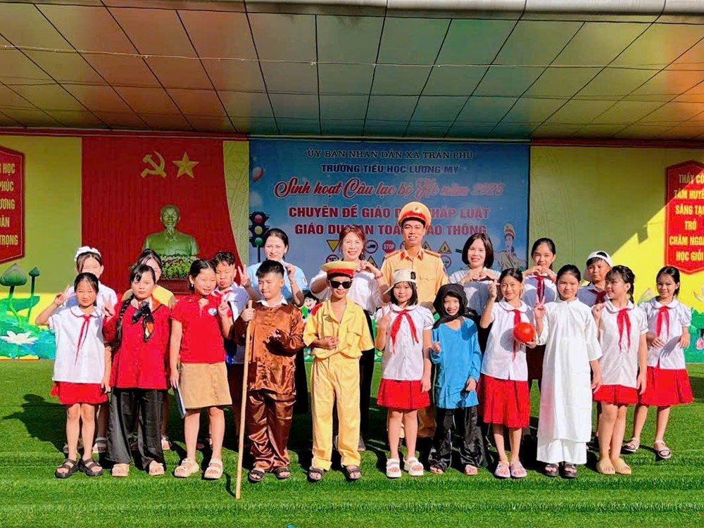 Hà Nội: Tuyên truyền an toàn giao thông cho học sinh trước thềm năm học mới - ảnh 2