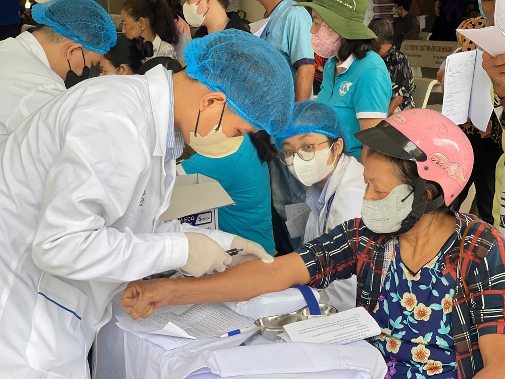 Hơn 1.200 người dân ở Cần Thơ được sàng lọc bệnh tim mạch, bệnh thận mạn, bệnh chuyển hóa  - ảnh 1
