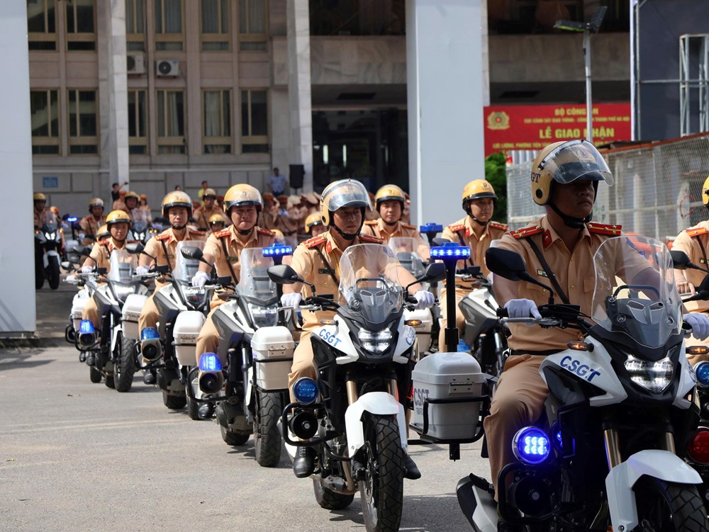 Hà Nội tiếp nhận hơn 600 Cảnh sát giao thông phục vụ Lễ duyệt binh, diễu binh A80 - ảnh 10